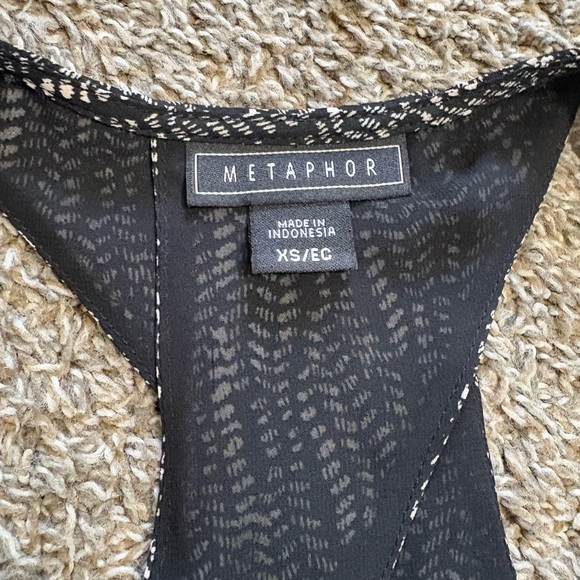 Metaphor Black White Leaf Print Racerback Tank Top Womens XS EC - Picture 6 of 6